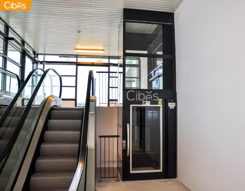 Công trình thang máy shophouse Cibes Ecosilent A5000 được lắp đặt tại góc nhà 