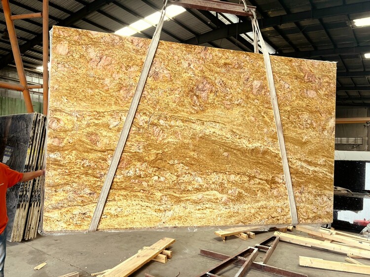 Tông màu vàng hoàng gia sang trọng của đá Granite Gold Royal