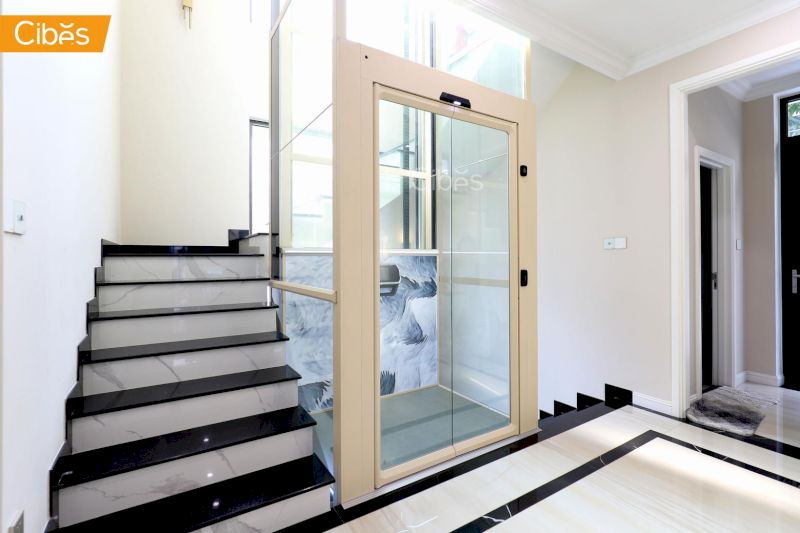 Thang máy nhập khẩu Cibes Voyager V80i Galaxy lắp đặt giữa thang bộ