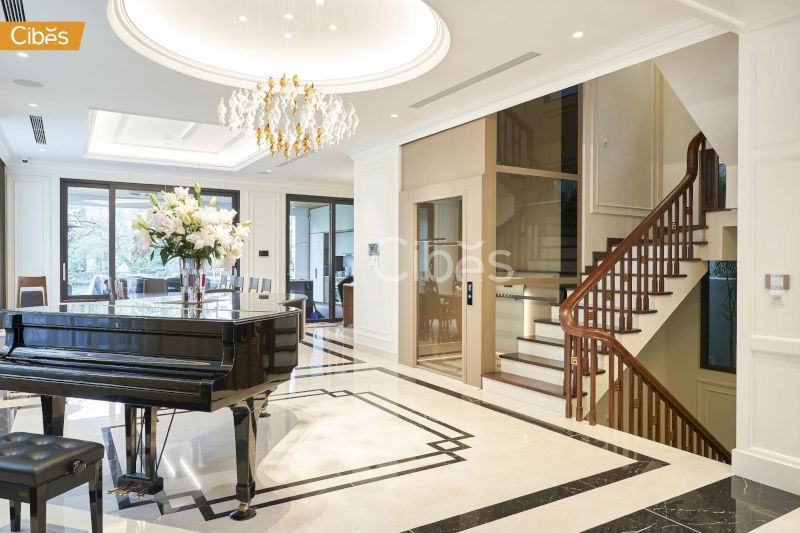 Thang máy Cibes Air Metal hài hòa với nội thất của biệt thự tại Vinhomes Riverside Hà Nội