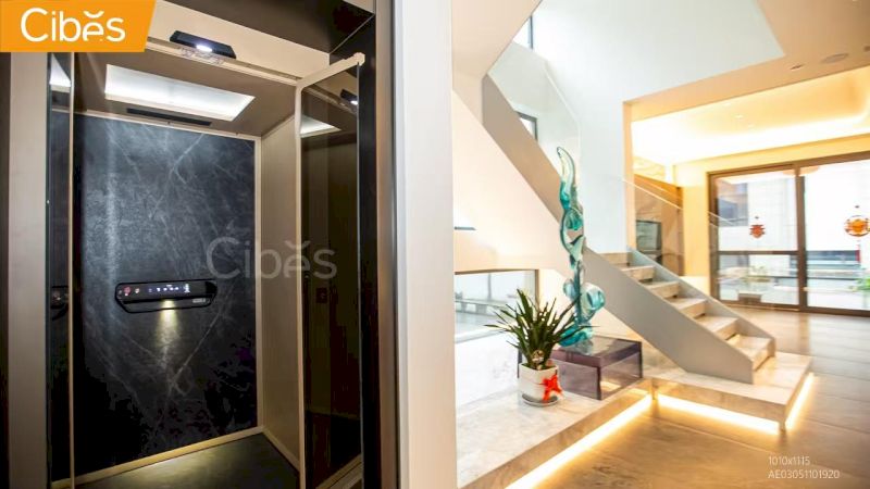 Thang máy cabin không tích hợp giếng thang Cibes Voyager V70, phù hợp với những ngôi nhà đã có giếng thang xây sẵn.