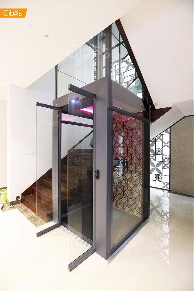 Thang máy Cibes Voyager V90 sở hữu thiết kế hiện đại và cao cấp